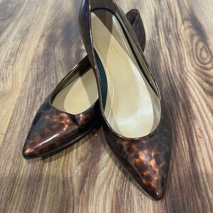 Vionic Brown tortoise flats
